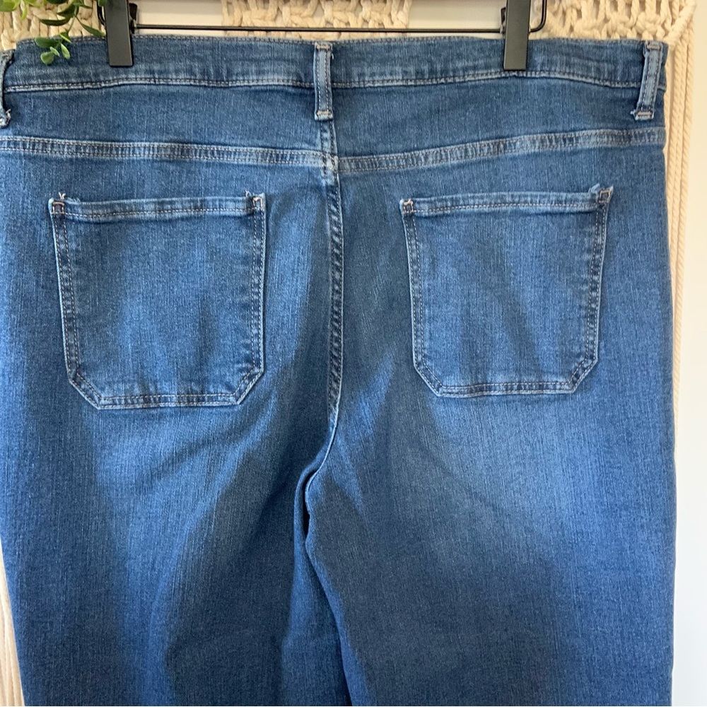 TIME AND TRU Women’s High Rise Wide Leg Crop Utility Jeans Dark Wash Size 18 - Picture 7 of 12